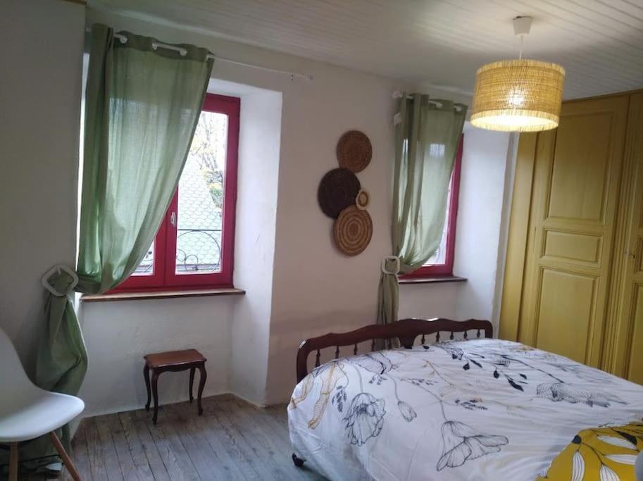 Tauves Appartement Cozy Dans Maison Privee מראה חיצוני תמונה