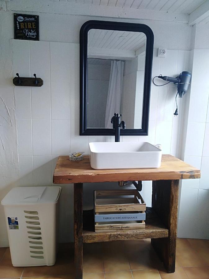 Tauves Appartement Cozy Dans Maison Privee מראה חיצוני תמונה