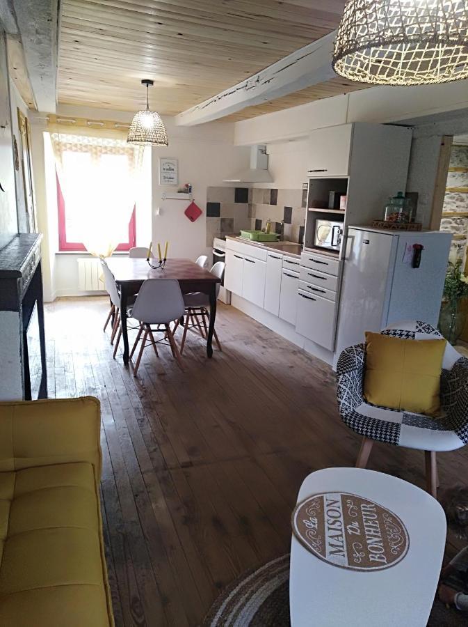 Tauves Appartement Cozy Dans Maison Privee מראה חיצוני תמונה